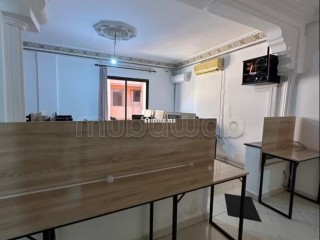 Beaux bureaux à louer à Majorelle vide. Superficie 96 m². Parking et ascenseur - Bureau à louer - Marrakech