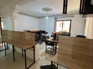 Beaux bureaux à louer à Majorelle vide. Superficie 96 m². Parking et ascenseur - Bureau à louer - Marrakech