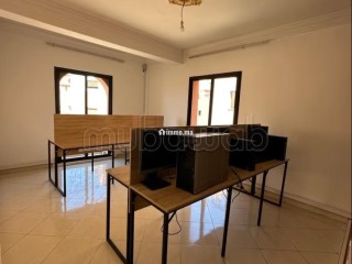 Beaux bureaux à louer à Majorelle vide. Superficie 96 m². Parking et ascenseur - Bureau à louer - Marrakech