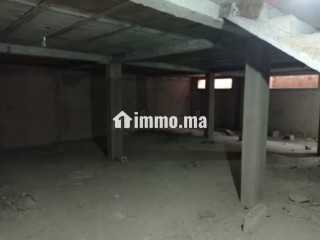 Garage commercial avec cave et mezzanine a louer - Appartement à louer