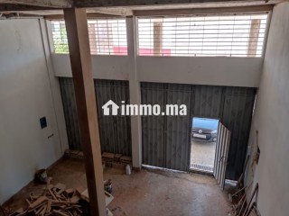 Garage commercial avec cave et mezzanine a louer - Appartement à louer
