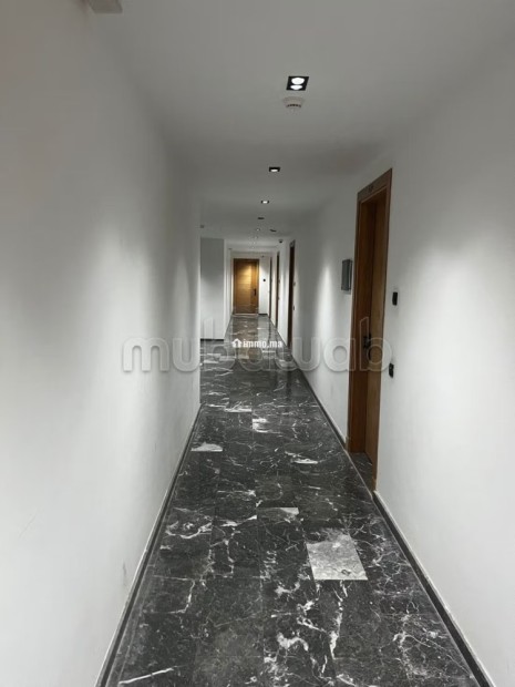 Bureaux en location à Guéliz. Surface de 65 m². Résidence sécurisée - Location Immobilier - Marrakech - photo 1