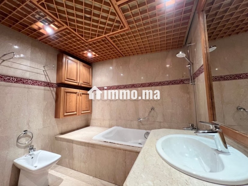 Appt de 191m2 vide à louer Quartier Racine - Location Immobilier - Casablanca - photo 8