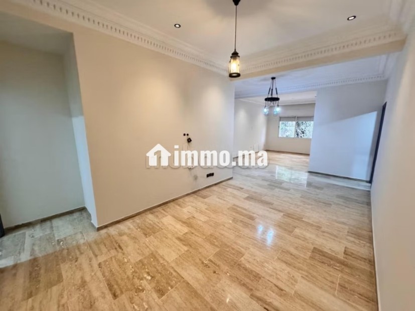 Appartement en location à Maârif. 3 pièces confortables. Terrasse et ascenseur - Location Immobilier - Casablanca - photo 1