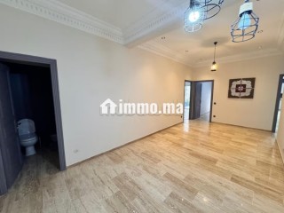 Appartement en location à Maârif. 3 pièces confortables. Terrasse et ascenseur - Appartement à louer - Casablanca