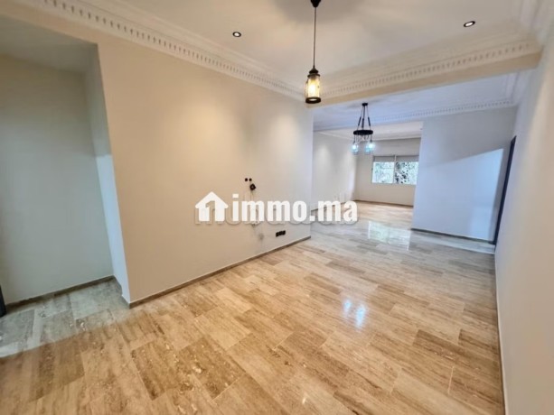 appartement-en-location-a-maarif-3-pieces-confortables-terrasse-et-ascenseur-big-0