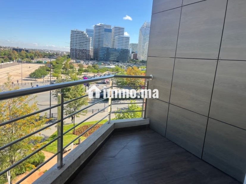 Appartement à louer à 5 minutes à pieds du marché du CIL Hay Salam. 2 chambres agréables. Cheminée et concierge - Location Immobilier - Casablanca - photo 1