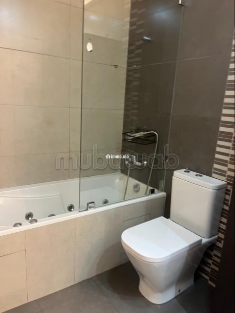 Appartement à louer à 5 minutes à pieds du marché du CIL Hay Salam. 2 chambres agréables. Cheminée et concierge - Location Immobilier - Casablanca - photo 3