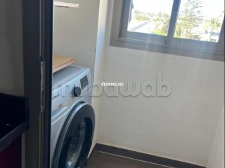 Appartement à louer à 5 minutes à pieds du marché du CIL Hay Salam. 2 chambres agréables. Cheminée et concierge - Appartement à louer - Casablanca