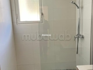 Location d'un appartement en Hassan Centre Ville. Superficie 70 m². Spacieux salon européen - Appartement à louer - Rabat