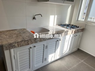 Location d'un appartement en Hassan Centre Ville. Superficie 70 m². Spacieux salon européen - Appartement à louer - Rabat