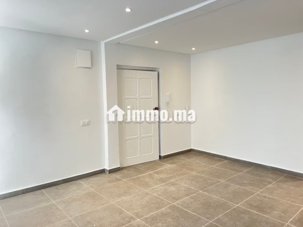 location-dun-appartement-en-hassan-centre-ville-superficie-70-m2-spacieux-salon-europeen-big-4