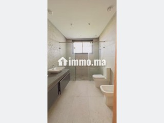 Villa neuve standing en location a souissi - Villa à louer - Rabat