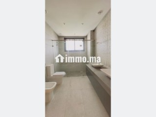 Villa neuve standing en location a souissi - Villa à louer - Rabat