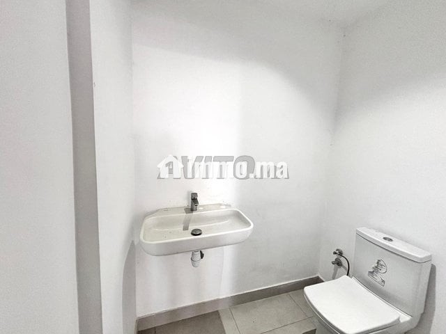 Local commercial de 95 m² à la vente à Abdelmoumen - Vente Immobilier - Casablanca - photo 4
