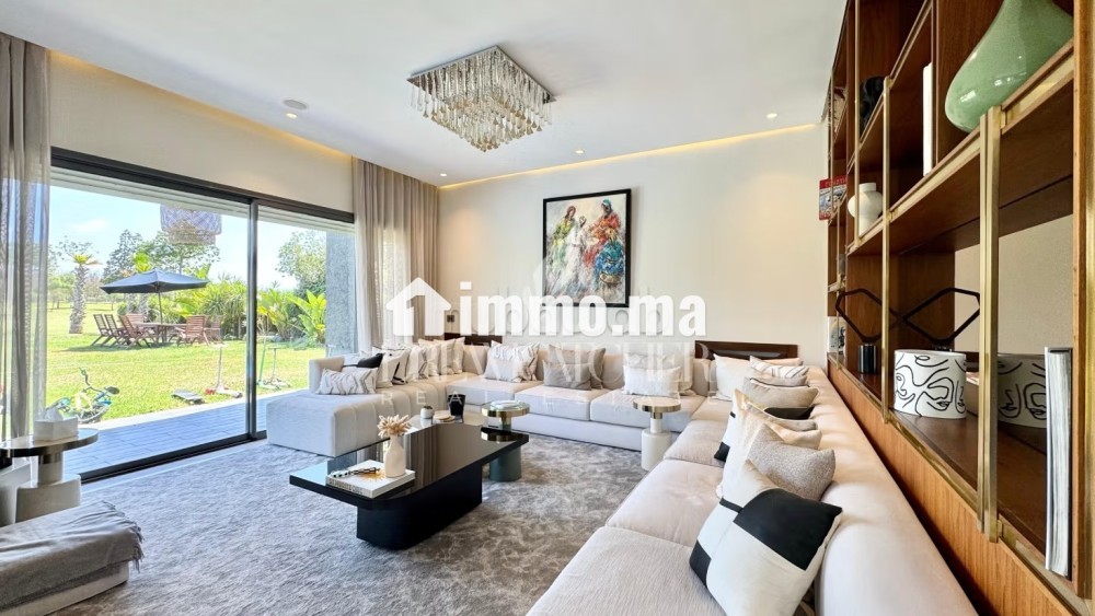 Villa de haut standing à vendre à Ville Verte. 7 pièces confortables. Fenêtres avec double vitrage et porte blindée - Vente Immobilier - Bouskoura - photo 3