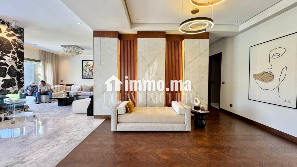 Villa de haut standing à vendre à Ville Verte. 7 pièces confortables. Fenêtres avec double vitrage et porte blindée - Vente Immobilier - Bouskoura - photo 8