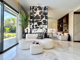 Villa de haut standing à vendre à Ville Verte. 7 pièces confortables. Fenêtres avec double vitrage et porte blindée - Villa à vendre - Bouskoura
