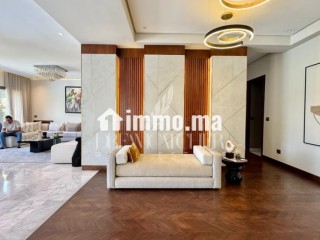 Villa de haut standing à vendre à Ville Verte. 7 pièces confortables. Fenêtres avec double vitrage et porte blindée - Villa à vendre - Bouskoura