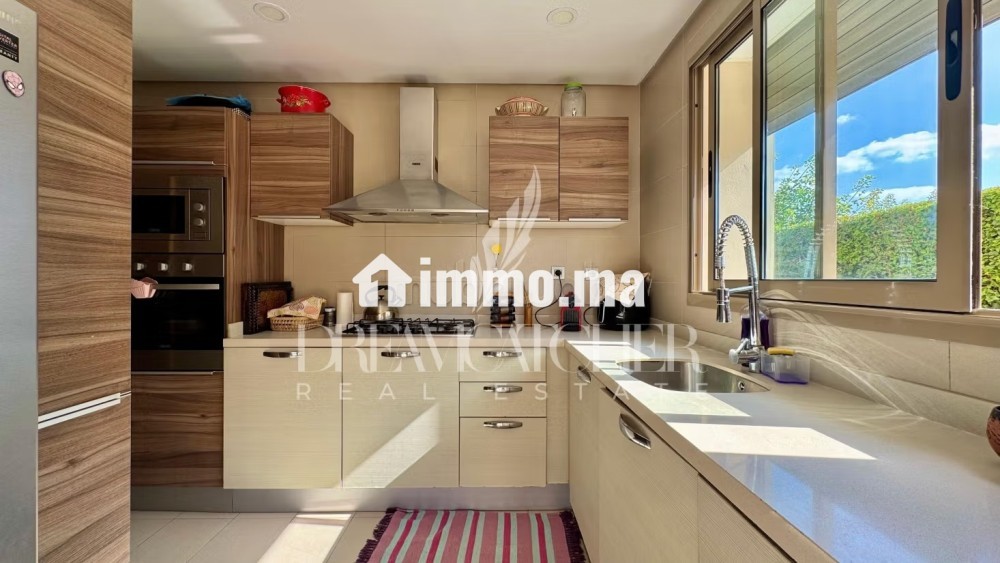 Vend appartement à Ville Verte. Surface de 240 m². Antenne parabolique et Porte blindée - Vente Immobilier - Bouskoura - photo 8