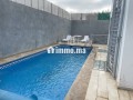 Belle villa avec piscine et jardin - miniature 1