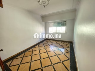 Louez cet appartement à Agdal. 2 grandes pièces. Résidence avec concierge, climatisation générale - Appartement à louer - Rabat