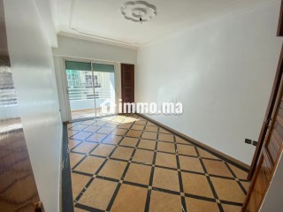 Louez cet appartement à Agdal. 2 grandes pièces. Résidence avec concierge, climatisation générale - Appartement à louer - Rabat