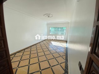 Louez cet appartement à Agdal. 2 grandes pièces. Résidence avec concierge, climatisation générale - Appartement à louer - Rabat