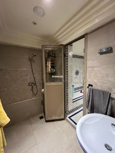 Une trés belle villa vide avec piscine à bouskoura - Location Immobilier - Bouskoura - photo 5