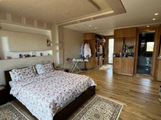Une trés belle villa vide avec piscine à bouskoura - Villa à louer - Bouskoura
