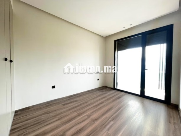 studio-moderne-neuf-a-louer-big-1