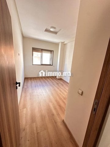 Appartement vide à louer au parc - Location Immobilier - Mohammedia - photo 1