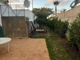 Somptueuse villa à vendre à Souissi. 4 chambres. Places de parking et beau jardin - Villa à vendre - Rabat