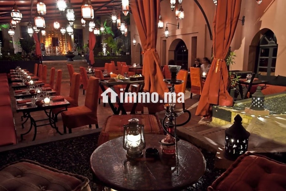 Local commercial à vendre à Agdal. Superficie 1285 m². Cuisine bien équipée - Vente Immobilier - Marrakech - photo 2