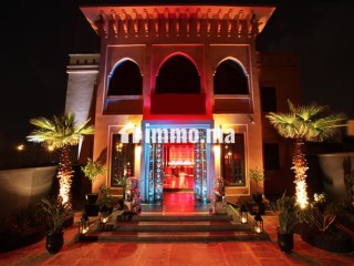 Local commercial à vendre à Agdal. Superficie 1285 m². Cuisine bien équipée - Local commercial à vendre - Marrakech