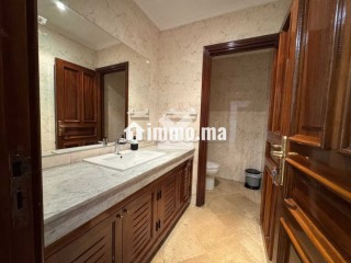 Appartement à Vendre de 232.0 m² à Casablanca, Moulay Youssef - Appartement à vendre - Casablanca