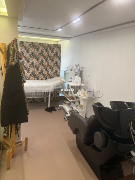 À Vendre – Salon de Coiffure en Activité - Vente Immobilier - Marrakech - photo 2