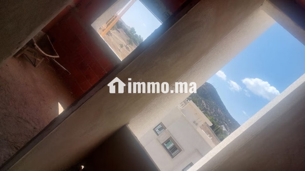 Bel appartement à vendre à Ouazzane. 2 belles chambres. Salon Marocain et antenne parabolique - Vente Immobilier - Autre - photo 1