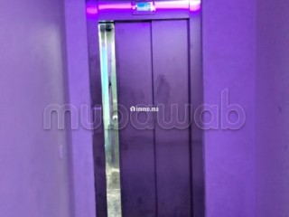 Beaux bureaux à louer à Guéliz. Surface totale 60 m². Porte blindée, sécurité - Bureau à louer - Marrakech