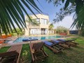 Villa de compagne moderne jardin, piscine, hammam - miniature 1