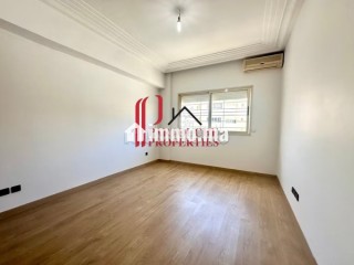 RARE 2CH VIDE 175m2 65m2 de terrasse sud ouest - Appartement à louer - Casablanca