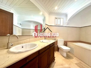 RARE 2CH VIDE 175m2 65m2 de terrasse sud ouest - Appartement à louer - Casablanca