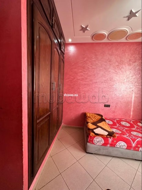 Location d'un appartement à Hay Salam. Surface de 60 m². Salon traditionnel et porte blindée - Vente Immobilier - Agadir - photo 3