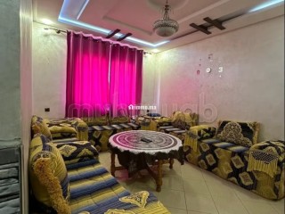 Location d'un appartement à Hay Salam. Surface de 60 m². Salon traditionnel et porte blindée - Appartement à vendre - Agadir