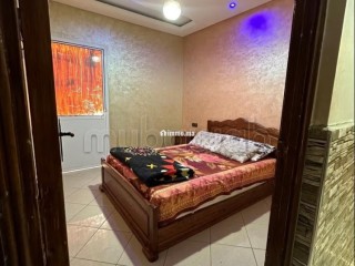 Location d'un appartement à Hay Salam. Surface de 60 m². Salon traditionnel et porte blindée - Appartement à vendre - Agadir