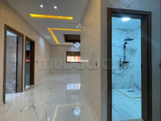 Superbe maison à vendre à El Hadadda. Superficie 200 m². Meublé - Maison à vendre - Kenitra