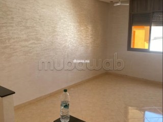 Appartement à vendre à Deroua. 3 pièces confortables. Belle terrasse - Appartement à vendre - Autre
