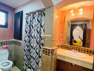 Baeu apparemment sur Marrakech Gueliz en face la gare de train - Appartement à vendre - Marrakech