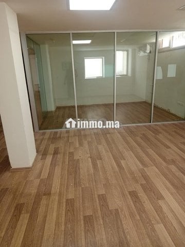 Villa de 600 m à usage de bureau à Hay Ryad - Location Immobilier - Rabat - photo 1