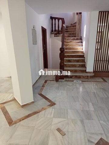 Villa de 600 m à usage de bureau à Hay Ryad - Location Immobilier - Rabat - photo 2